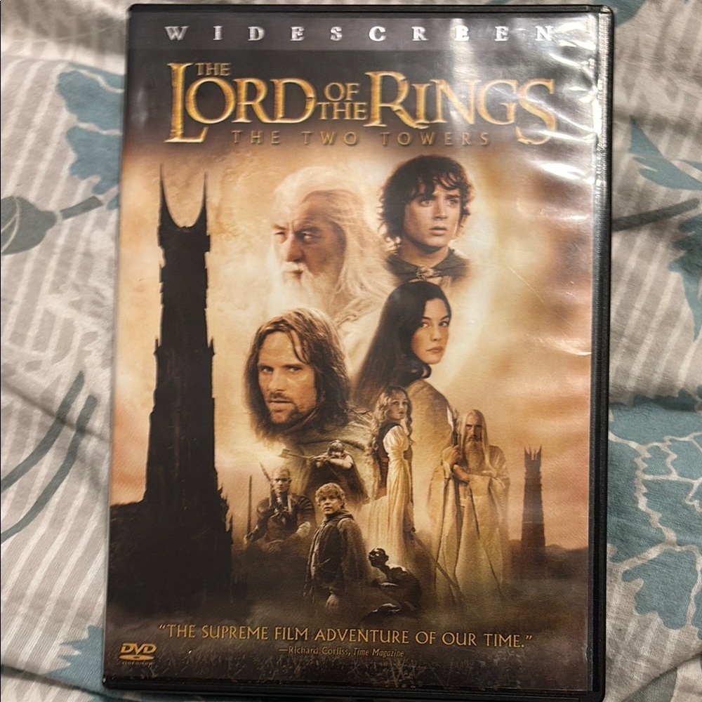 Warner's The Lord of the Rings: The Two Towers DVD - Black and Gold